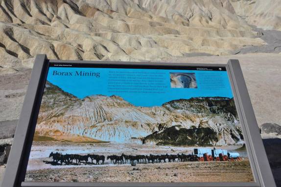 As famosas charretes de vinte mulas, da época da mineração no Death Valley National Park, na Califórnia - EUA